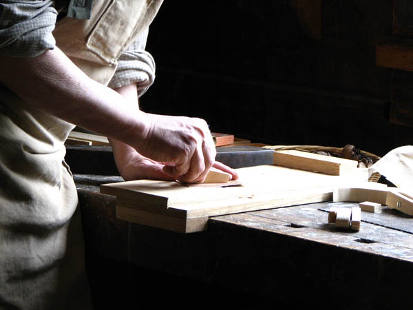 Nuestro equipo de profesionales cuenta  con muchos años de contrastada <strong>experiencia</strong> en el sector de la <strong>carpintería de madera en Tàrbena</strong>.